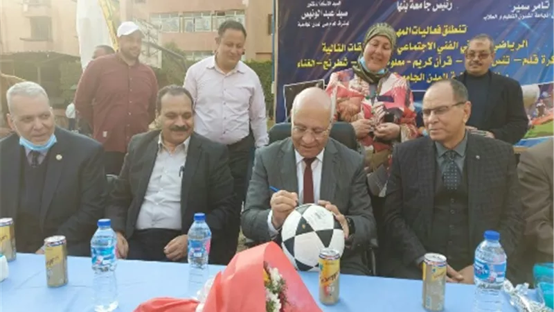 رئيس جامعة بنها : حريصون على إعداد جيل من الشباب فخور ببلاده ومعتز بذاته
