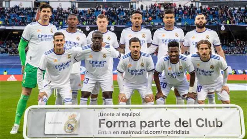 ريال مدريد ضد باريس سان جيرمان .. بنزيمة يقود الفريق الاسبانى