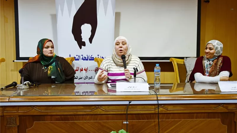 وحدة دعم المرأة ومناهضة العنف تشارك في الأسبوع الثقافي بألسن عين شمس
