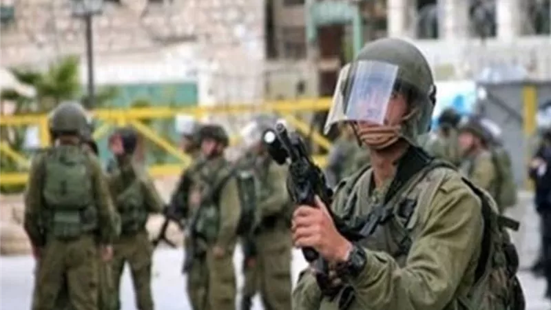 قوات الاحتلال الإسرائيلى تعتقل 24 فلسطينيا فى الضفة الغربية
