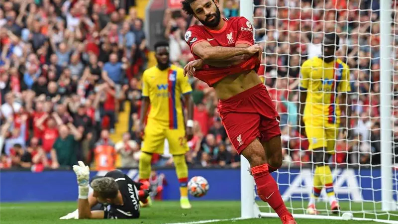مفاجأة .. محمد صلاح يخرج من التشكيل المثالى لجولة إياب دور الـ 16 بدوري الأبطال