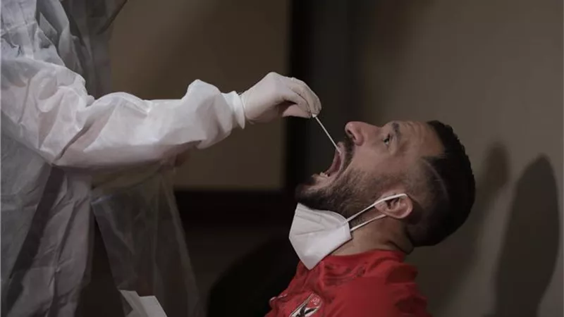 مسحة طبية لبعثة الأهلي في جوهانسبرج قبل مواجهة صن داونز