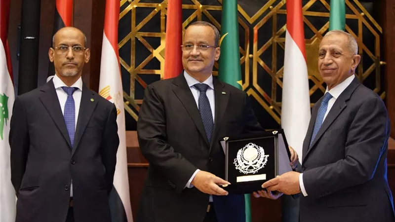 وزير الشؤون الخارجية بجمهورية موريتانيا يزور الأكاديمية العربية للعلوم والتكنولوجيا والنقل البحري