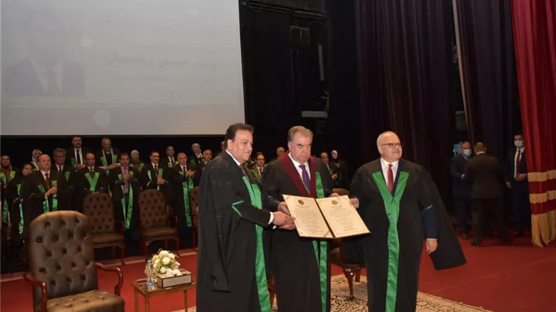 جامعة القاهرة تمنح الدكتوراه الفخرية في الآداب لرئيس جمهورية طاجيكستان