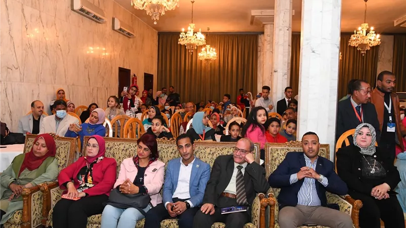 السكرتير العام المساعد يشهد ختام فعاليات النسخة الرابعة لمعرض قنا للكتاب