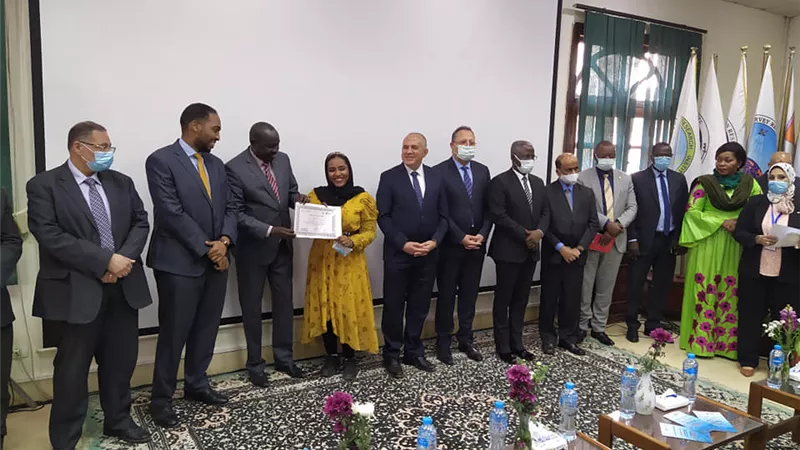وزيرا الرى المصرى والجنوب سوداني يوزعان شهادات إتمام الدورة التدريبية لـ30 متدربا من 18دولة إفريقية