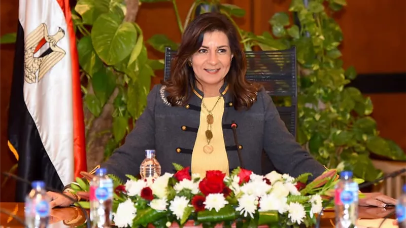 وزيرة الهجرة تعقد اجتماعًا مع ممثلي الوزارات والهيئات المشاركة بـ 