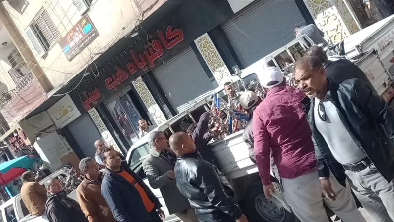 تحرير 29 محضر وضبط 42 شيشة في حملة إزالة إشغالات بأسيوط ..صور