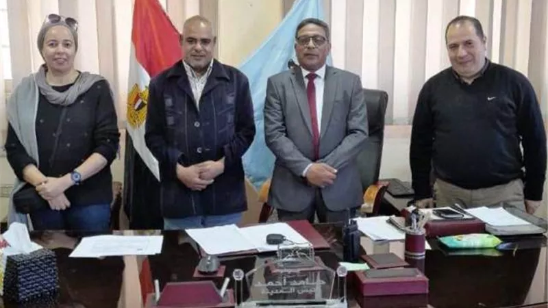 شئون البيئة ينظم ندوات بمدارس غارب للتوعية فى استهلاك الطاقه واضرار البلاستيك.. بالصور