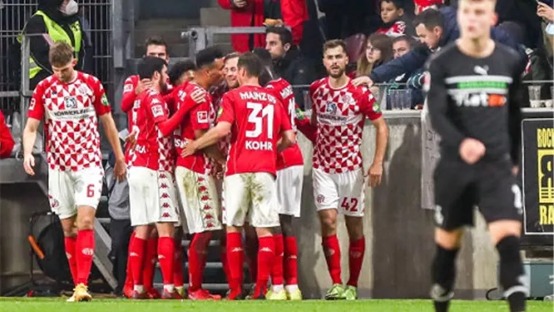 تأجيل مباراة ماينز فى الدوري الألماني بسبب كورونا