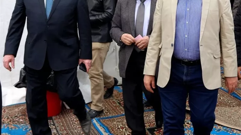 بالصور.. وزراء وشخصيات سياسية وعامة تدلي باصواتها في انتخابات المهندسين