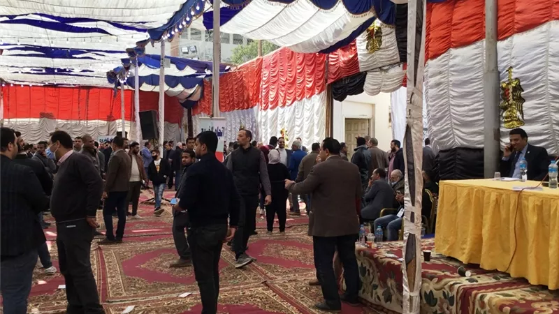 قبل غلق باب التصويت.. توافد كبير من المهندسين لاختيار نقيبهم