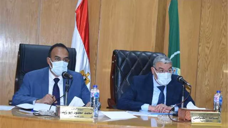 محافظ المنيا يتابع معدلات تنفيذ مشروعات المبادرة الرئاسية 