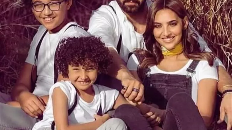 أحمد فهمى يكشف حقيقة خلافاته مع زوجته بهذه الصورة..