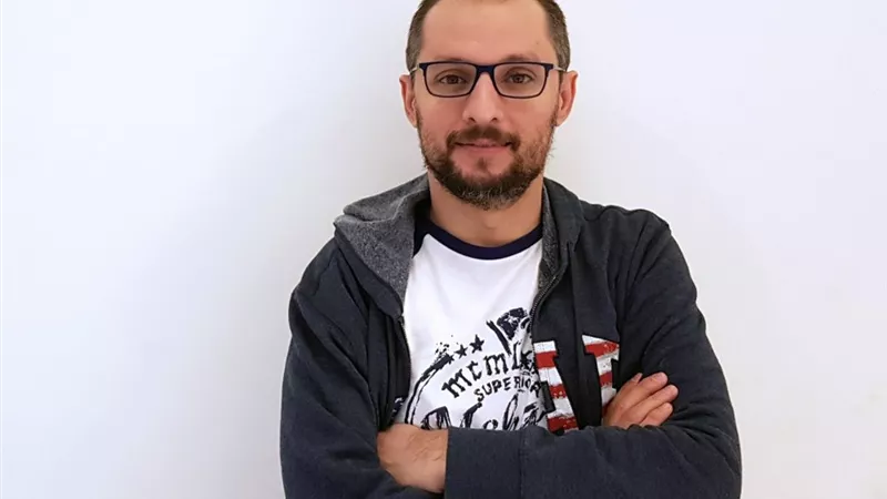 السيناريست محمد سليمان يكشف سر تركه الطب وعمله بالدراما