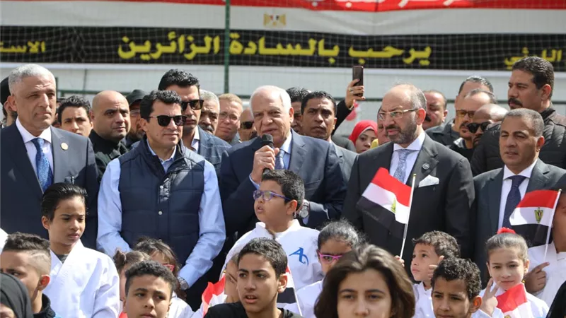 وزير الشباب ومحافظ الجيزة يشهدان أعمال تطوير ورفع كفاءة عددًا من المنشآت الرياضية