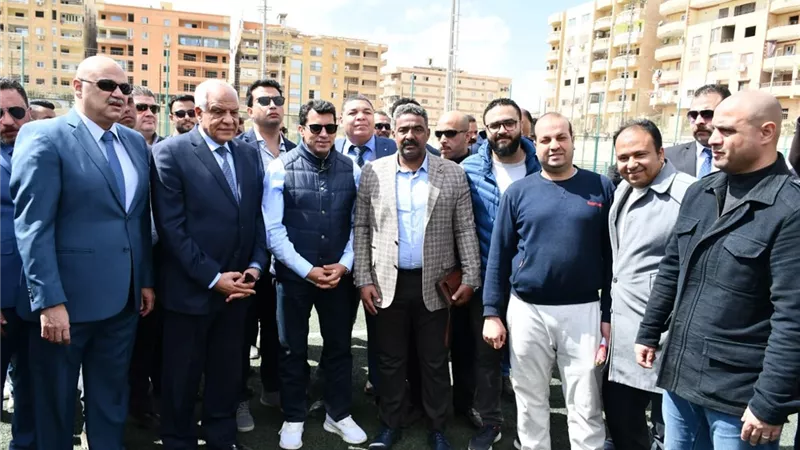 وزير الرياضة ومحافظ الجيزة يفتتحان منشآت شبابية بنادي حدائق الأهرام