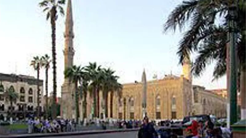 الأوقاف تقرر غلق مسجد الإمام الحسين