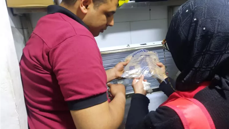ضبط واعدام لحوم غير صالحه للاستخدام الادمي بمطعم مأكولات سورية شهير بالعجوزة