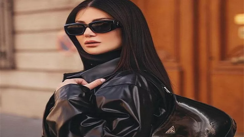 شاهد .. هدى الأتربى تشارك جمهورها إطلالة انيقة