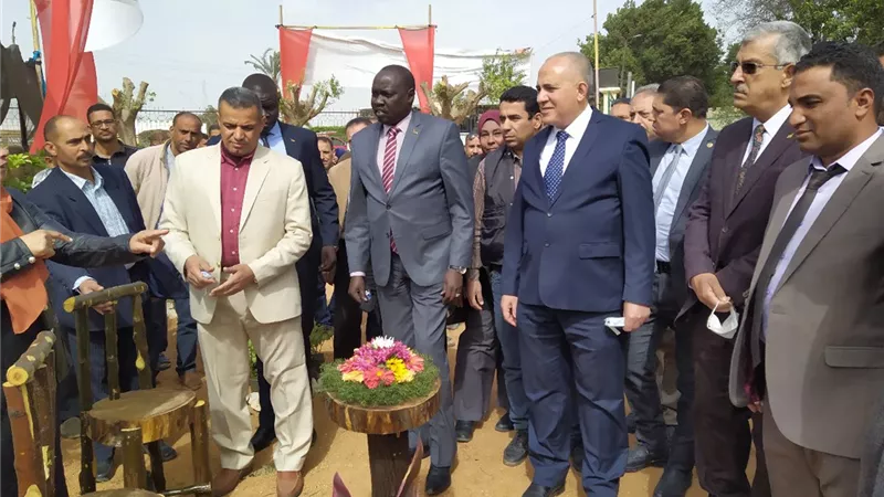 عبد العاطي ووزير الرى بجنوب السودان يفتتحان معرض 