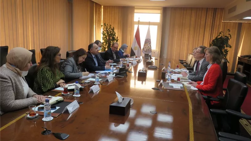 وزير المالية.. للسفير الألماني بالقاهرة: مخزون القمح يكفينا حتى نهاية العام