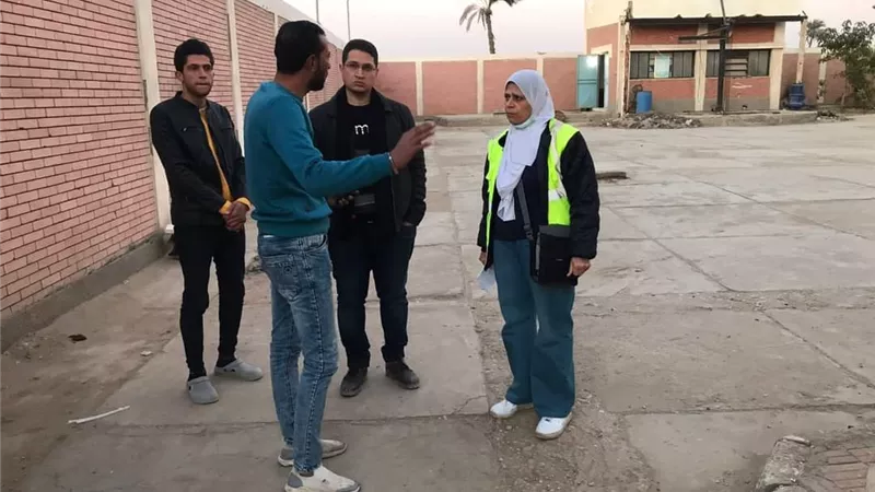 جولة لرئيس مياه بنى سويف بعزبة مطيريد لبحث شكاوي المواطنين