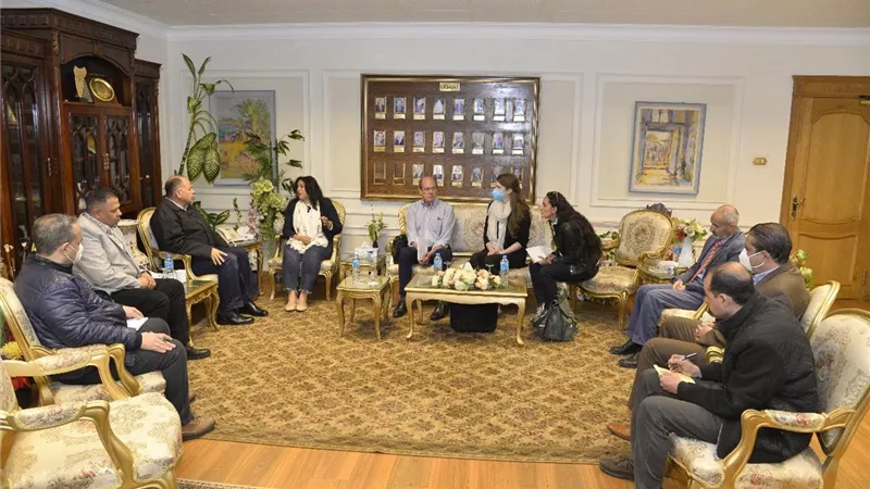 محافظ أسيوط يلتقي وفد مؤسسة ساويرس للتنمية لبحث سبل التعاون ودعم برنامج 
