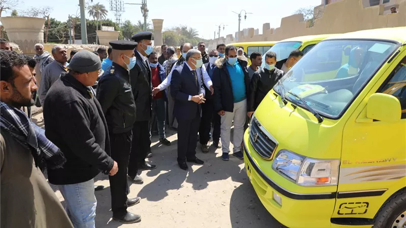 فى المنيا : احلال سيارات الميكروباص بالغاز الطبيعى لنقل الركاب بدلا من الربع نقل