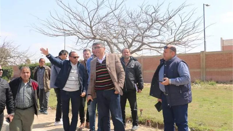 رئيس جهاز مدينة ٦ أكتوبر يتفقد طريق الواحات بطول ٣٠ كم بقيمه ٢ مليار جنيه .. صور