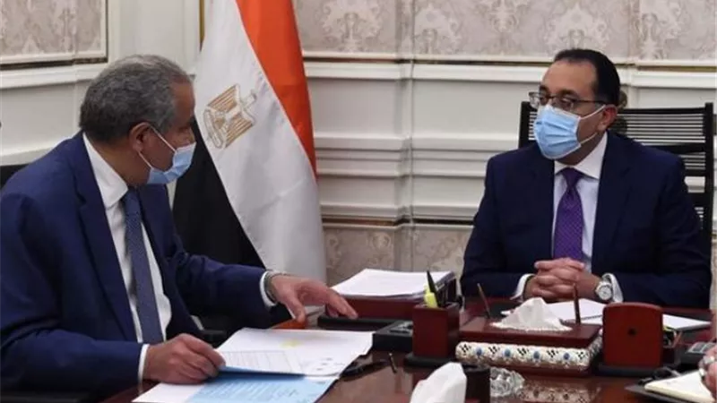 رئيس الوزراء يتابع موقف الأرصدة الاستراتيجية من السلع الأساسية وترتيبات توفير السلع بالمحافظات