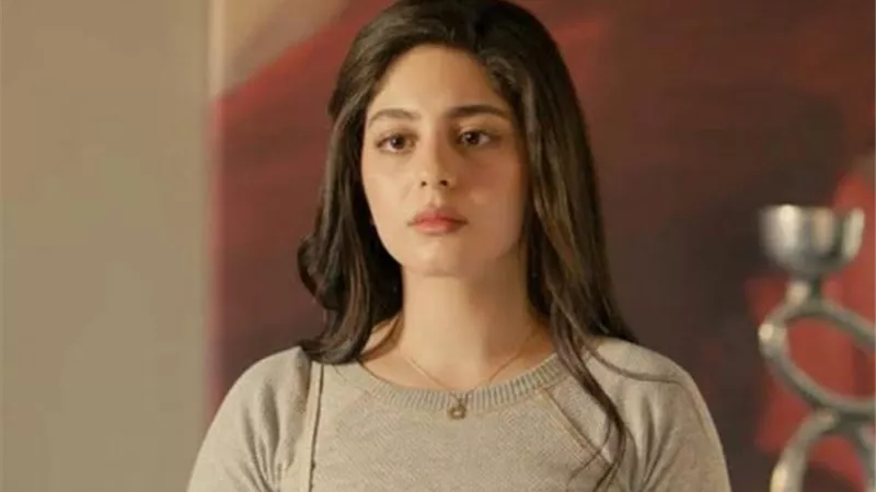 مايان السيد تؤدى مناسك العمرة
