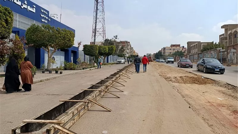 الغيطى: عمل يومى لتطوير ورفع كفاءة جميع أحياء مدينة العبور..بالصور