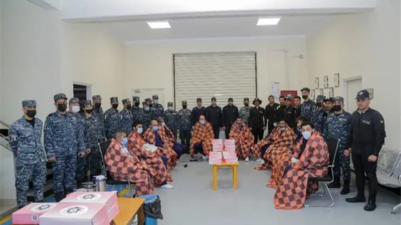 القوات البحرية تنجح فى إنقاذ طاقم سفينة نقل بضائع بعد تعرضها للغرق