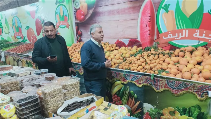 رئيس حي ثان الزقازيق يقود حملة للرقابة على الأسواق لمواجهة غلاء الأسعار