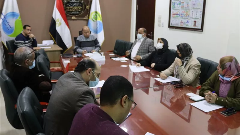 اجتماع اللجنة التنسيقية لرفع جودة مرفقي مياه والصرف الصحي باسيوط