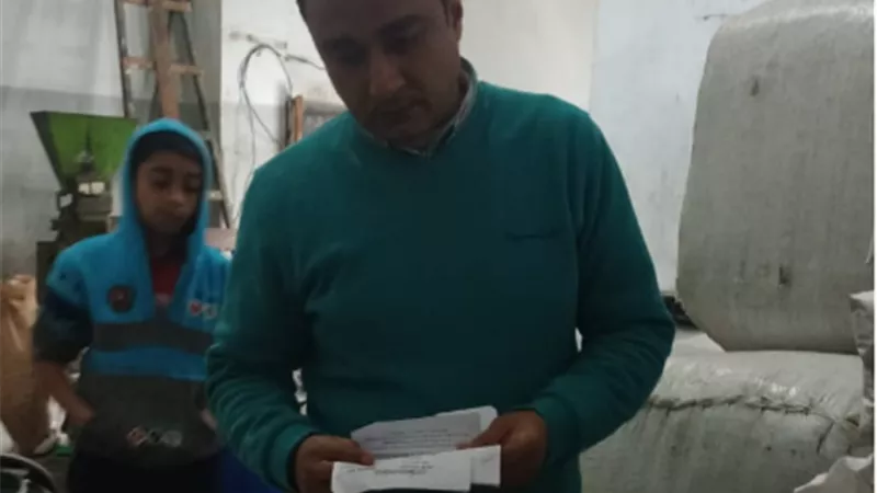 تموين العامرية تضبط مصنع لتعبئة زيت طعام بدون ترخيص