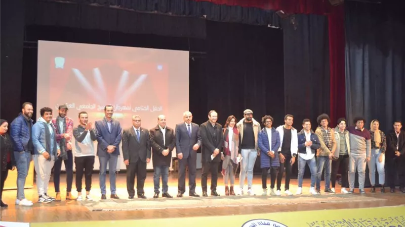 المركز الأول لهندسة القناة والتمريض الثاني والسياحة الثالث في مسابقة مسرح الجامعة