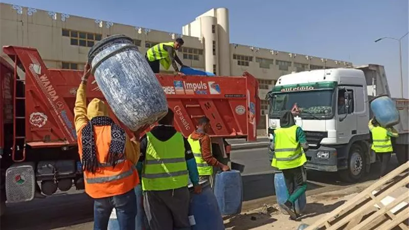 جهاز أكتوبر يشن حملة مكبرة على الإشغالات والتعدى فى المنطقة الصناعية.. بالصور