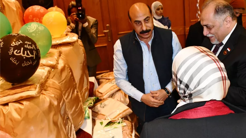 أشرف عطية وعبد الهادى القصبى يوزعان أجهزة منزلية ومفروشات لـ 20 عروسة وتكريم حفظة القرآن الكريم