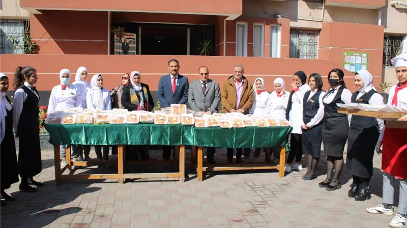 ١٦ منفذ لبيع منتجات طلاب المدارس الفندقية بالجيزة