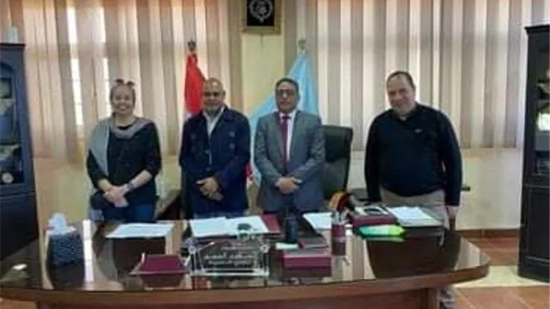 شئون البيئة بالبحرالأحمر يعقد لقاء توعوى بيئي لطلاب مدارس رأس غارب