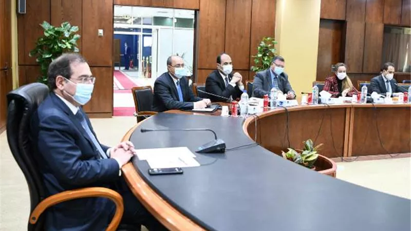 الملا: ضرورة التنسيق بين 