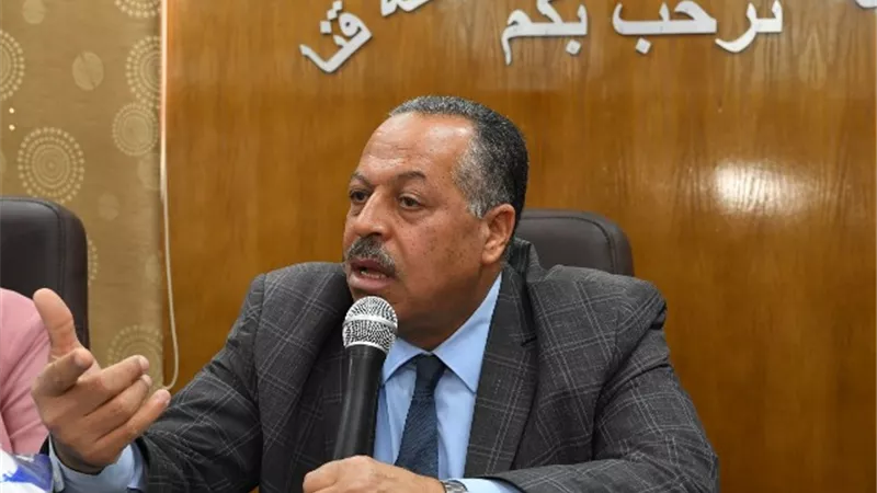 ورشة عمل حول ميكنة إدارات المخازن فى قنا.. بالصور