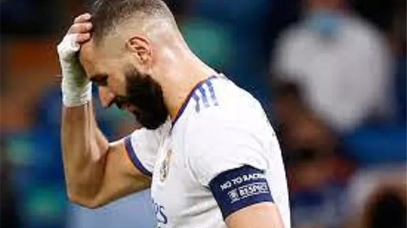 ريال مدريد يكشف حجم إصابة بنزيما وموقفه من الكلاسيكو