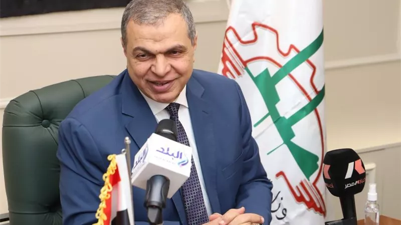 القوى العاملة: تعيين 813 منهم 22 