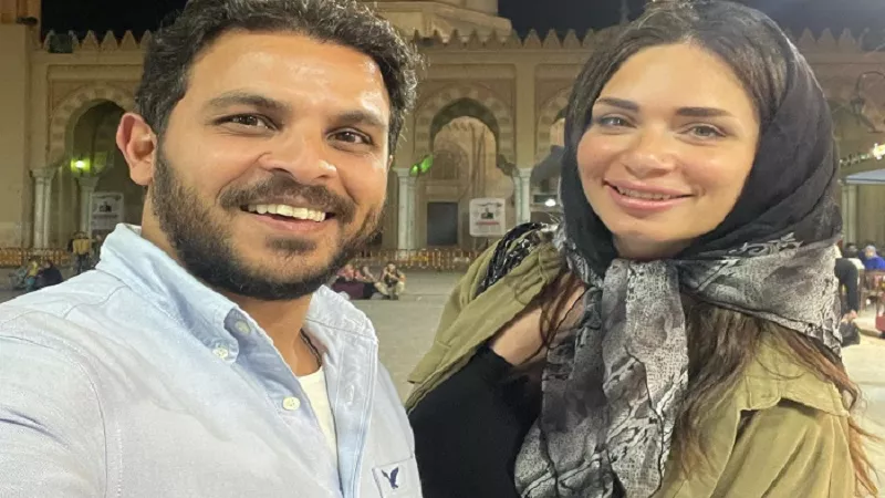 خطيبة محمد رشاد بدون مكياج فى أحدث ظهور وتؤكد: 