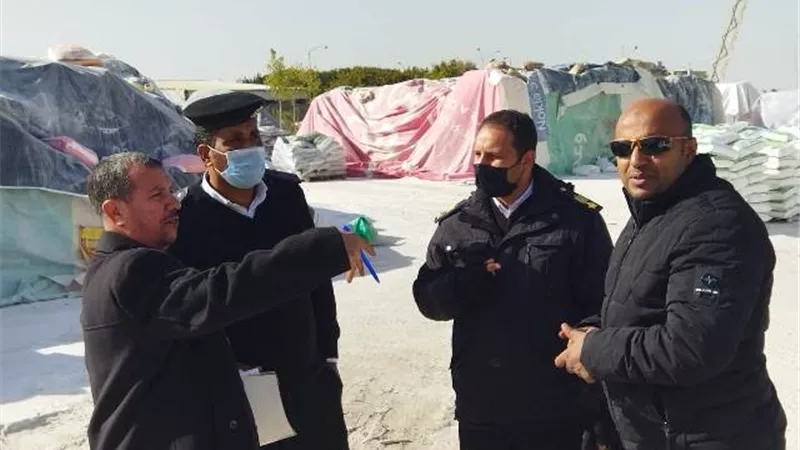 جهاز برج العرب الجديدة يشن حملة على الإشغالات ويحرر 28 محضر ويضبط 5 تكاتك.. بالصور