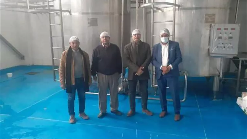 وفد وزارة الزراعة فى زيارة لمركز تجميع الالبان ببنى سويف