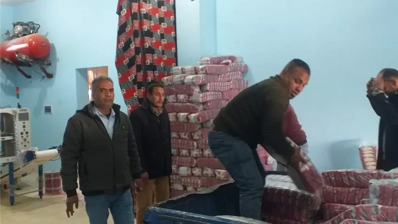 الجيزة .. ضبط طن ارز و١٠٠ كجم طحينة داخل مخزن يجمع السلع الغذائية بمنشاة القناطر